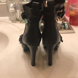 Vera Wang Shoes - Vera Wang Booties Vera Wang Shoes - Vera Wang Booties